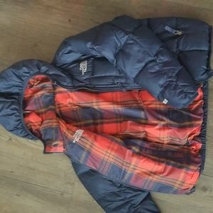 The North Face Youth size S (7-8) 550 puffer